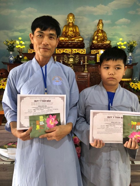 One - Day Retreat and Taking Refuge in the Triratna at Dong Cao pagoda