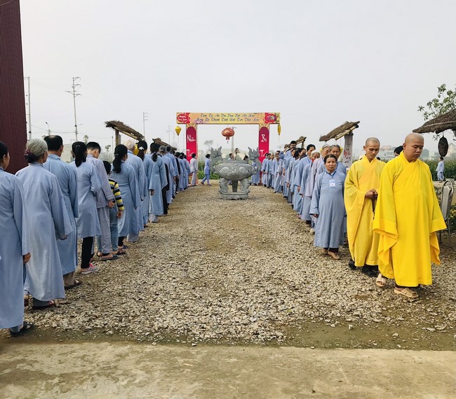 One - Day Retreat and Taking Refuge in the Triratna at Dong Cao pagoda