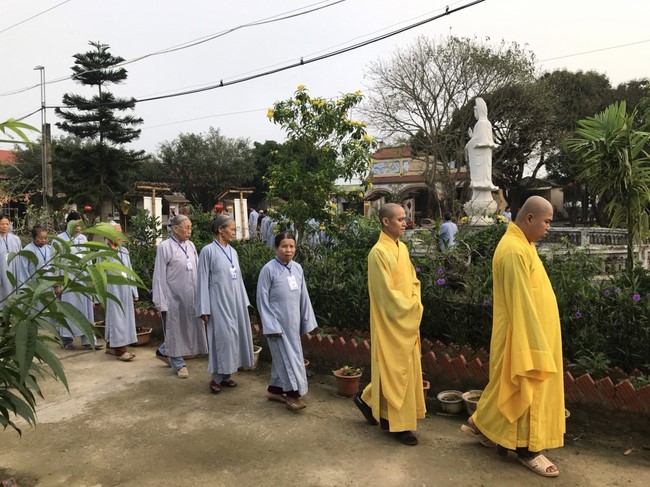 One - Day Retreat and Taking Refuge in the Triratna at Dong Cao pagoda