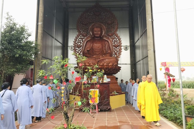 One - Day Retreat and Taking Refuge in the Triratna at Dong Cao pagoda