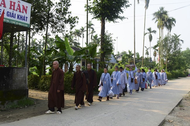 Tặng quà ở Lai Thành, Thừa Thiên Huế