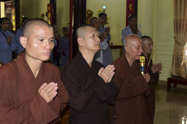 Tặng quà ở Lai Thành, Thừa Thiên Huế