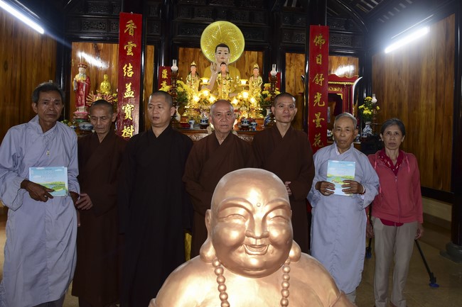 Tặng quà ở Lai Thành, Thừa Thiên Huế