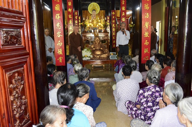 Tặng quà ở Lai Thành, Thừa Thiên Huế