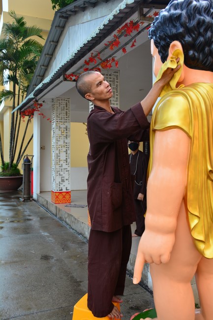 Preparing for the Great Ceremony of Buddha's Birthday 2021 (part 1)
