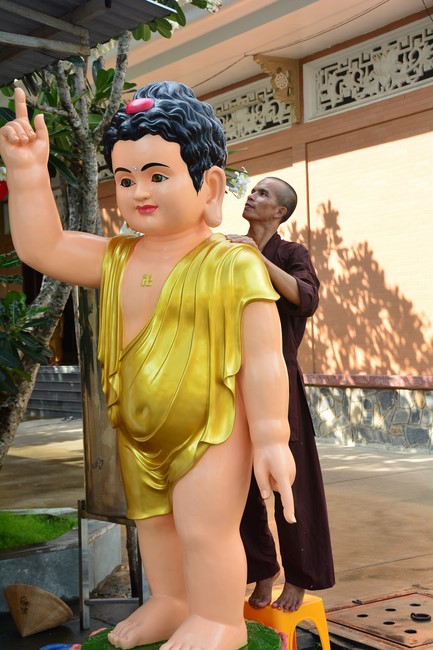 Preparing for the Great Ceremony of Buddha's Birthday 2021 (part 1)