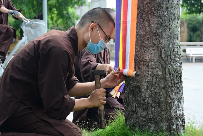 Preparing for the Great Ceremony of Buddha's Birthday 2021 (part 1)