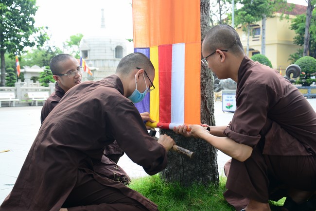 Preparing for the Great Ceremony of Buddha's Birthday 2021 (part 1)