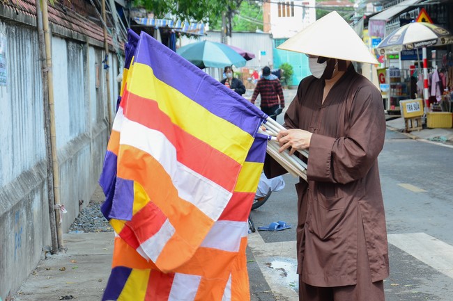 Preparing for the Great Ceremony of Buddha's Birthday 2021 (part 1)