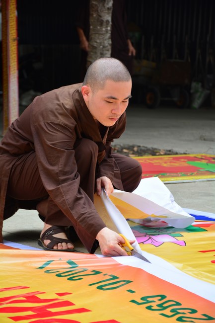 Preparing for the Great Ceremony of Buddha's Birthday 2021 (part 2)