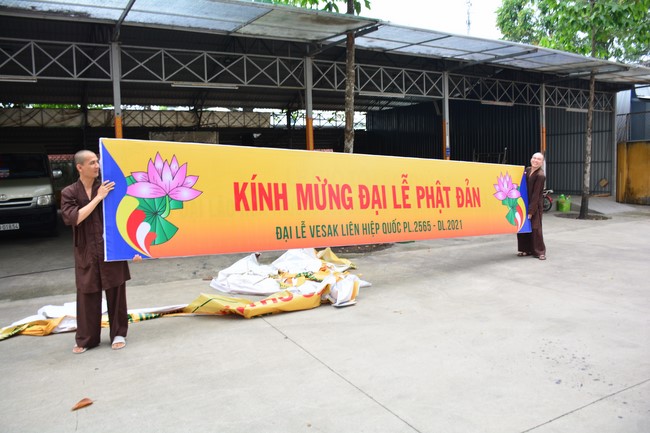 Preparing for the Great Ceremony of Buddha's Birthday 2021 (part 2)