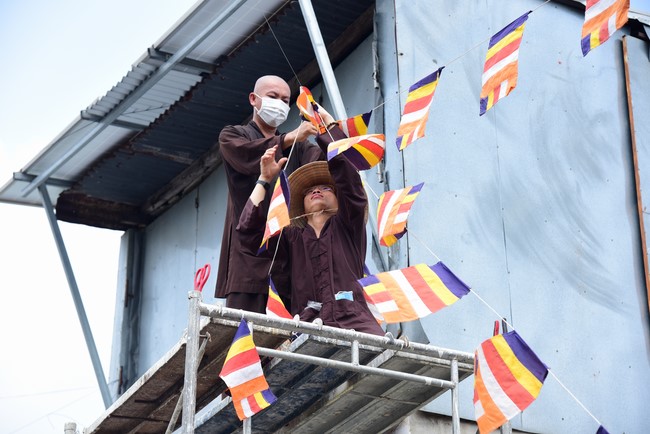 Preparing for the Great Ceremony of Buddha's Birthday 2021 (part 2)