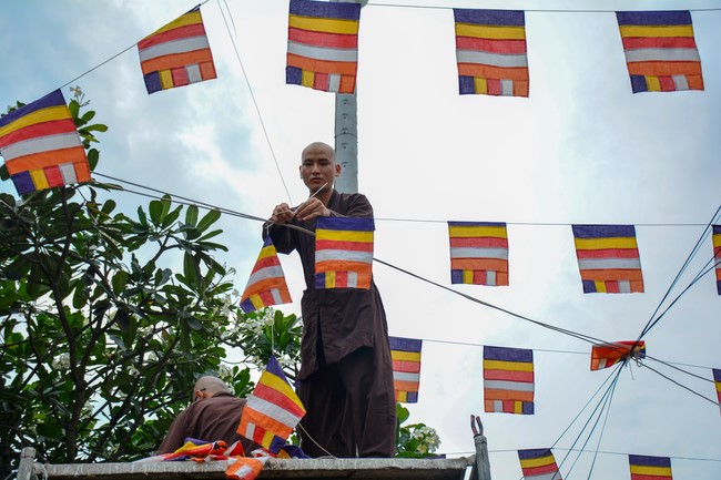 Preparing for the Great Ceremony of Buddha's Birthday 2021 (part 2)