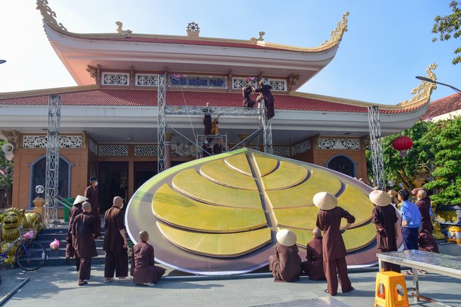 Preparing for the Great Ceremony of Buddha's Birthday 2021 (part 2)