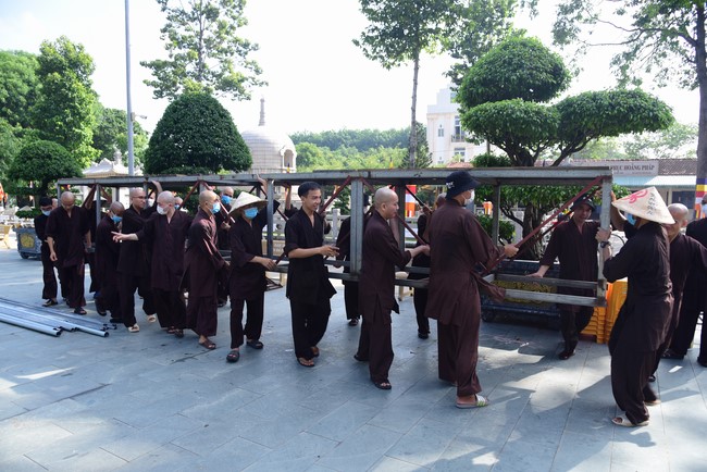 Preparing for the Great Ceremony of Buddha's Birthday 2021 (part 2)