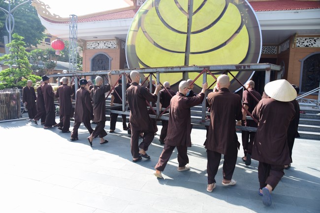 Preparing for the Great Ceremony of Buddha's Birthday 2021 (part 2)