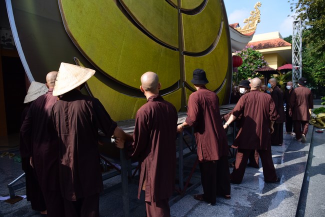 Preparing for the Great Ceremony of Buddha's Birthday 2021 (part 2)