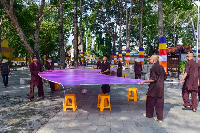 Preparing for the Great Ceremony of Buddha's Birthday 2021 (part 2)