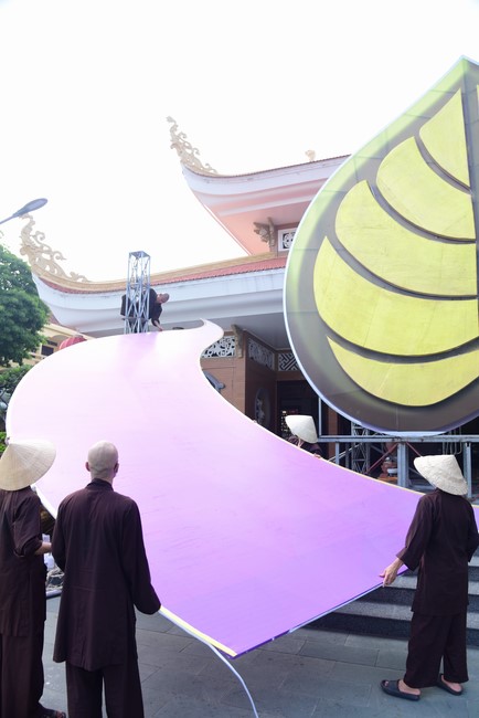 Preparing for the Great Ceremony of Buddha's Birthday 2021 (part 2)