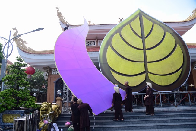 Preparing for the Great Ceremony of Buddha's Birthday 2021 (part 2)
