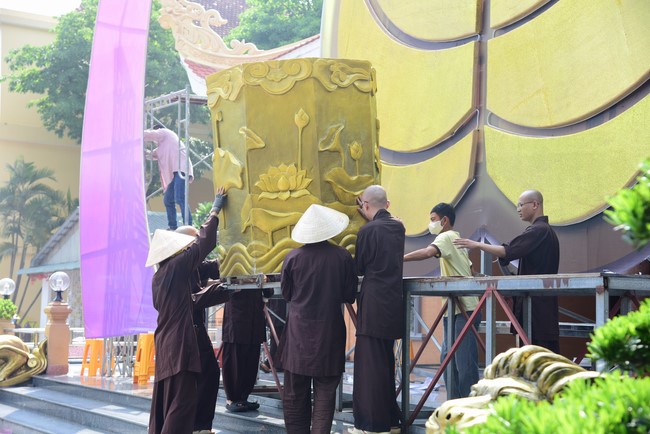 Preparing for the Great Ceremony of Buddha's Birthday 2021 (part 2)