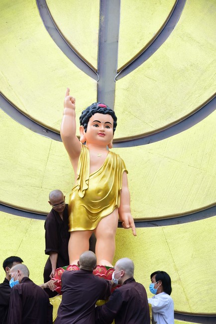 Preparing for the Great Ceremony of Buddha's Birthday 2021 (part 2)