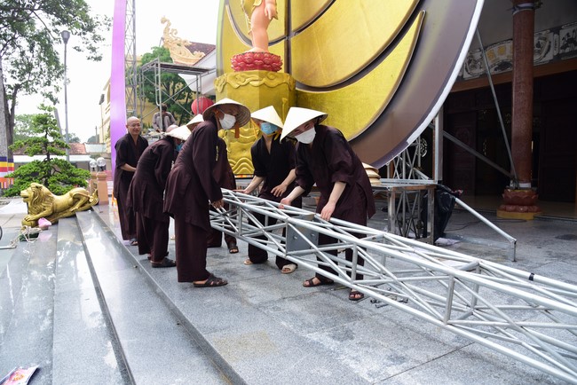 Preparing for the Great Ceremony of Buddha's Birthday 2021 (part 2)