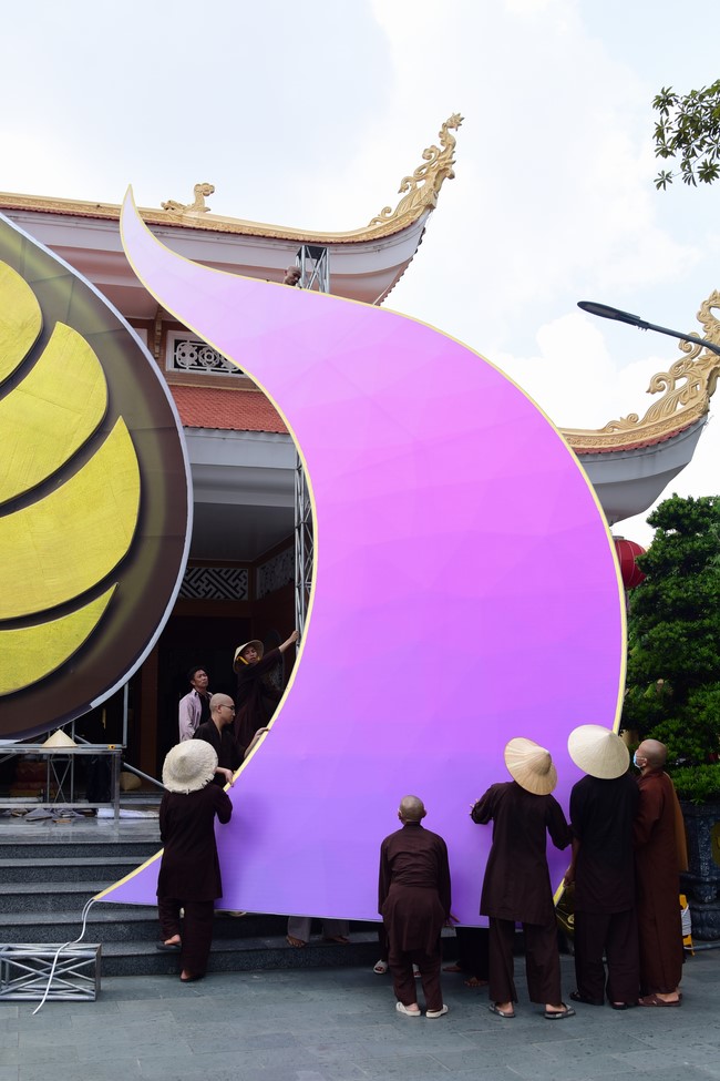 Preparing for the Great Ceremony of Buddha's Birthday 2021 (part 2)