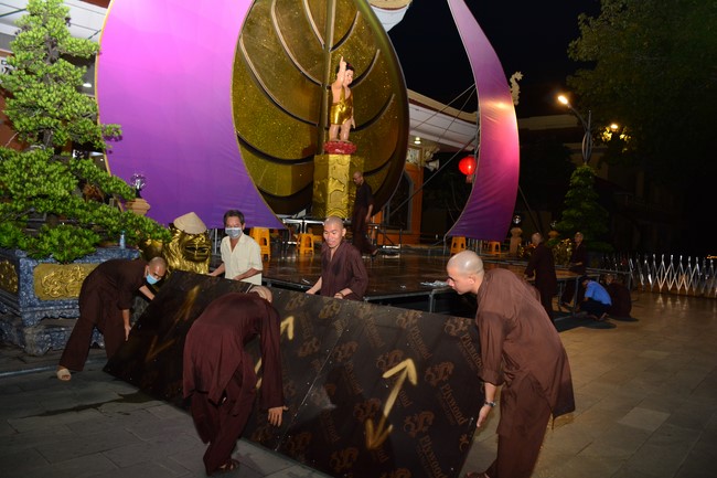 Preparing for the Great Ceremony of Buddha's Birthday 2021 (part 2)