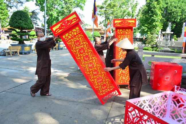 Preparing for the Great Ceremony of Buddha's Birthday 2021 (part 2)