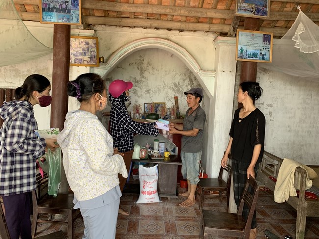 Sharing love of Dong Cao Pagoda