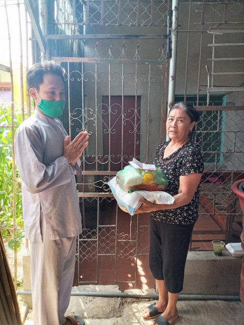 Sharing love of Dong Cao Pagoda