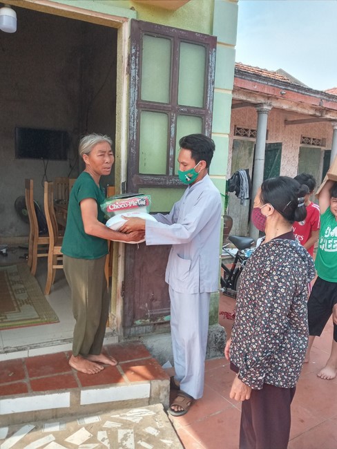 Sharing love of Dong Cao Pagoda