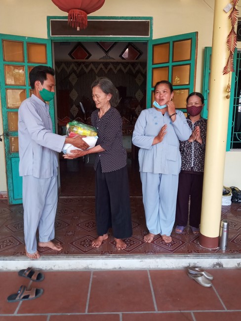 Sharing love of Dong Cao Pagoda