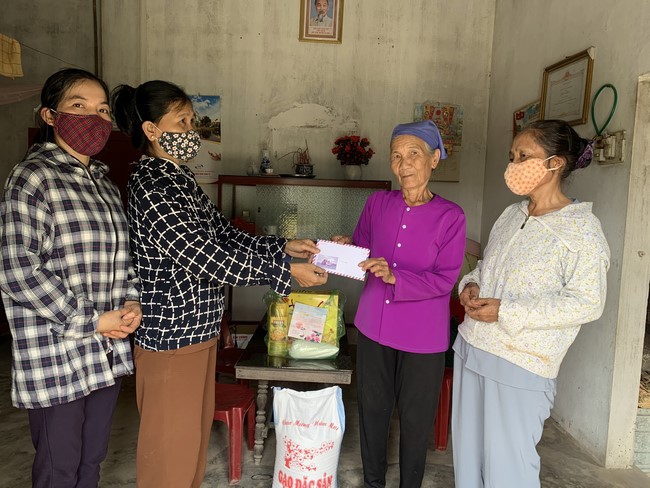 Sharing love of Dong Cao Pagoda