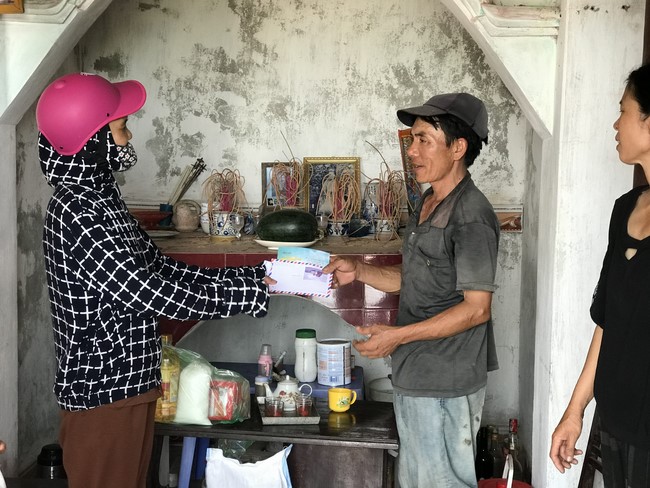 Sharing love of Dong Cao Pagoda