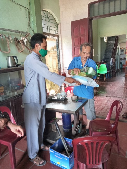 Sharing love of Dong Cao Pagoda