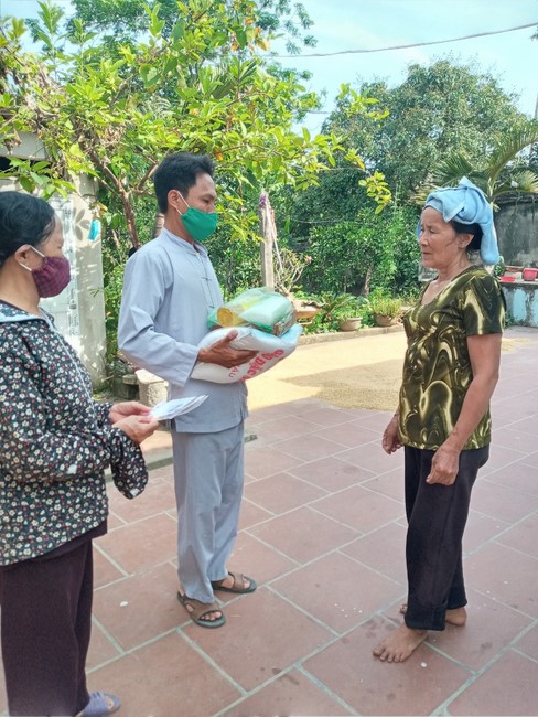 Sharing love of Dong Cao Pagoda