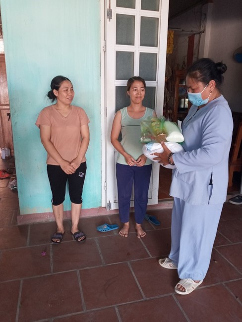 Sharing love of Dong Cao Pagoda