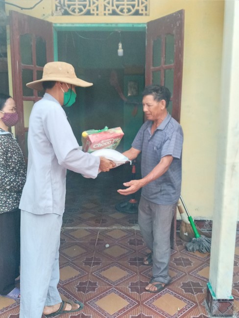 Sharing love of Dong Cao Pagoda