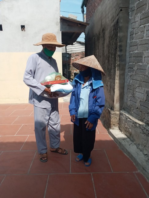 Sharing love of Dong Cao Pagoda