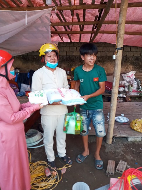 Sharing love of Dong Cao Pagoda