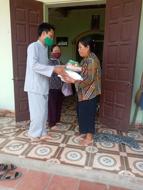 Sharing love of Dong Cao Pagoda