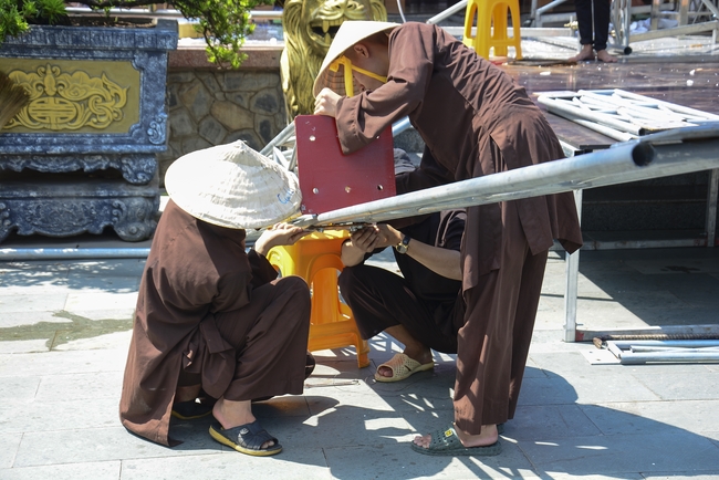 Preparing for the Great Ceremony of Buddha's Birthday 2021 (part 3)