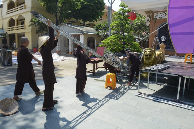 Preparing for the Great Ceremony of Buddha's Birthday 2021 (part 3)