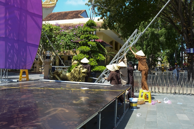 Preparing for the Great Ceremony of Buddha's Birthday 2021 (part 3)