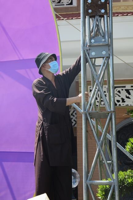 Preparing for the Great Ceremony of Buddha's Birthday 2021 (part 3)