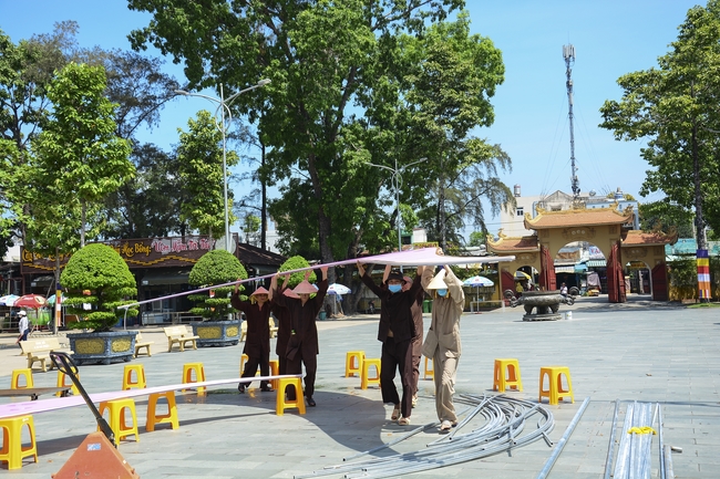 Preparing for the Great Ceremony of Buddha's Birthday 2021 (part 3)