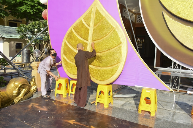 Preparing for the Great Ceremony of Buddha's Birthday 2021 (part 3)