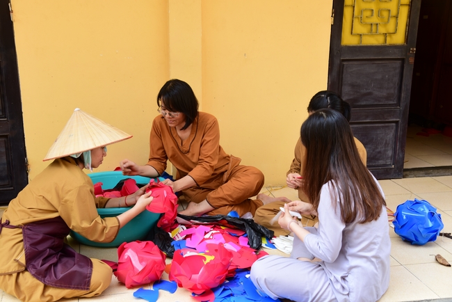 Preparing for the Great Ceremony of Buddha's Birthday 2021 (part 3)